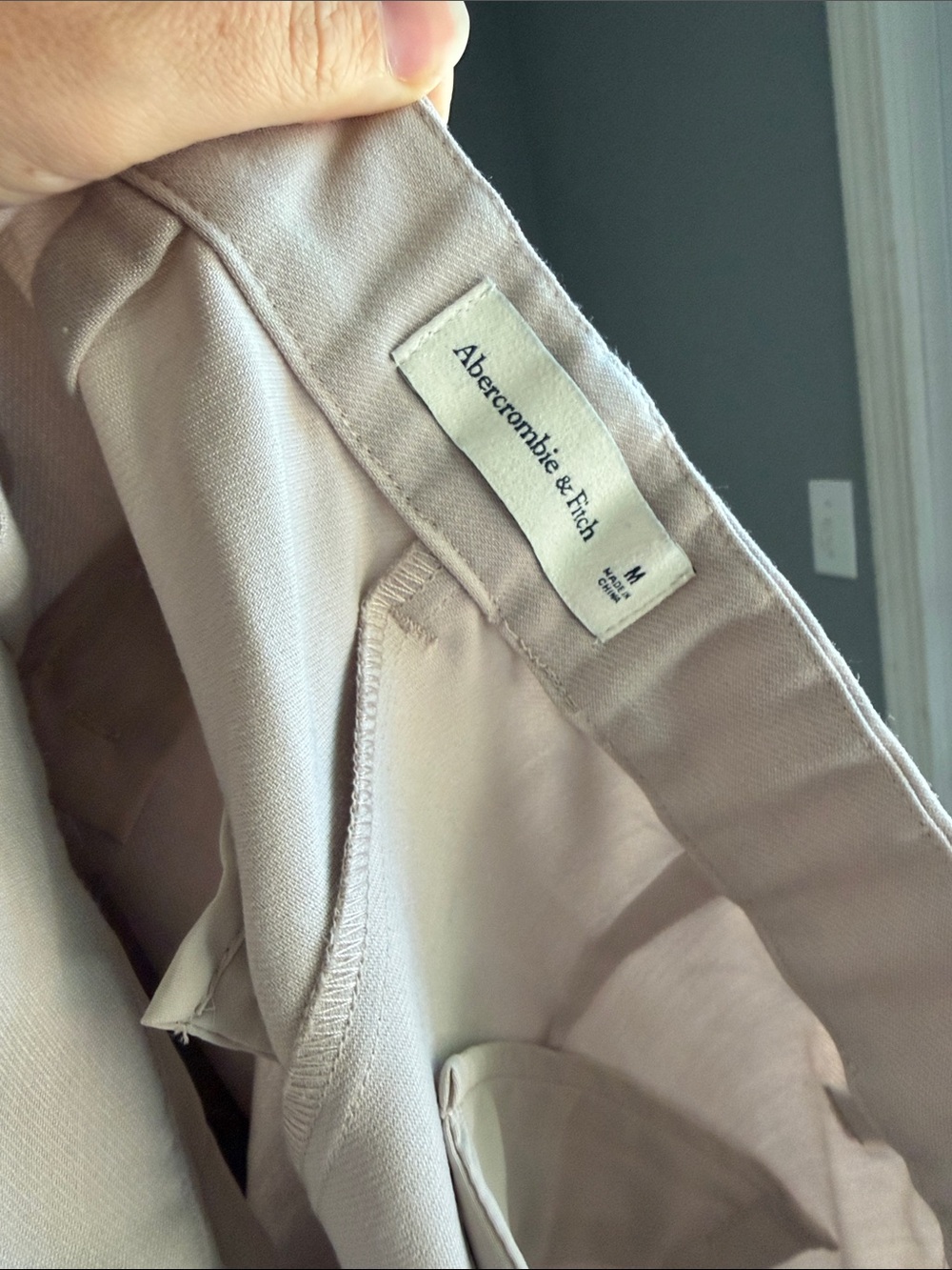 Abercrombie High Waisted Pleated Shorts - Picture 2 of 3